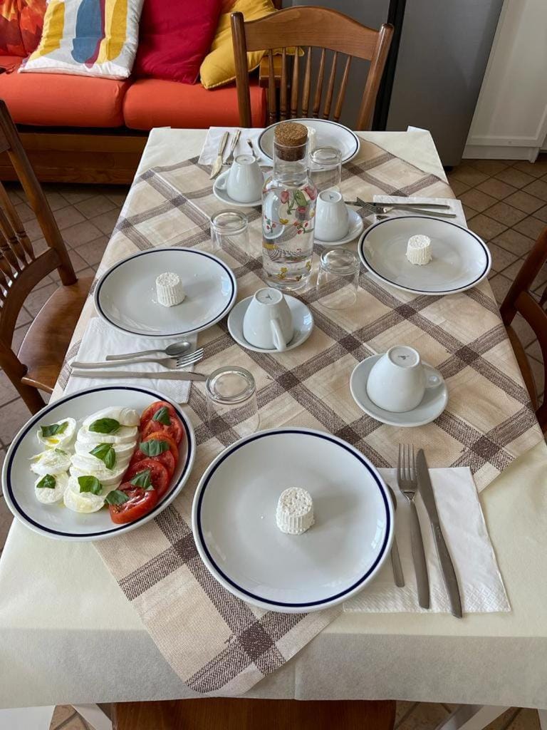 Breakfast, Continental breakfast