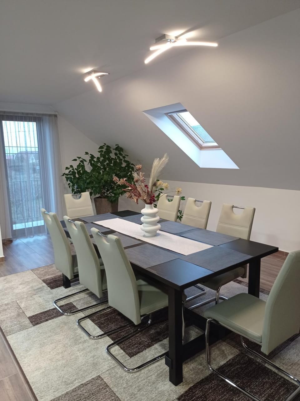 Meeting/conference room, Meals