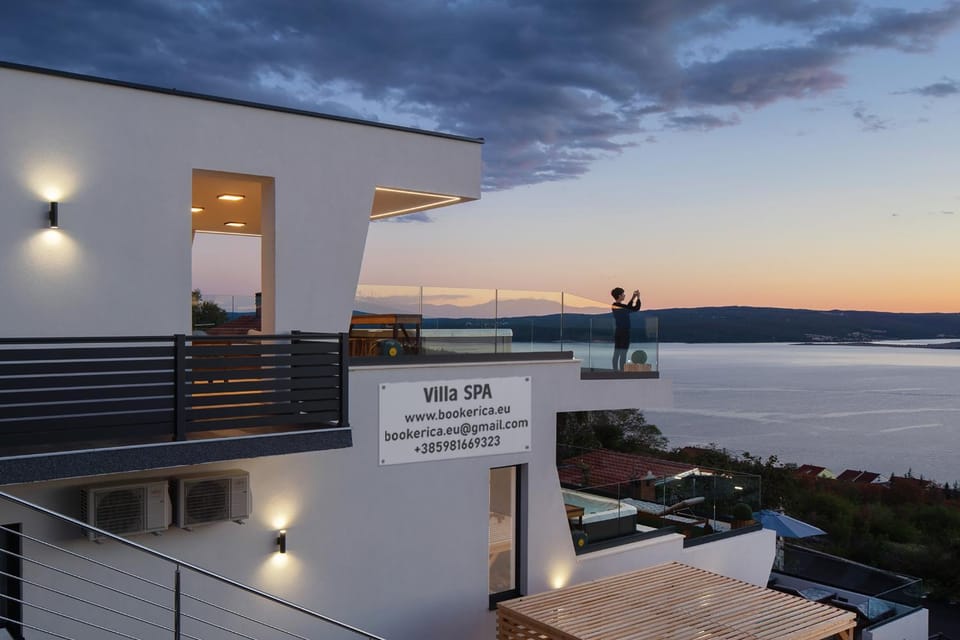 Property building, View (from property/room), Balcony/Terrace