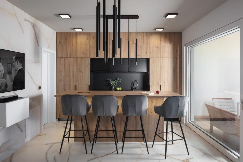 Kitchen or kitchenette, Dining area