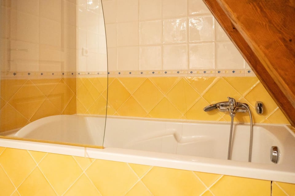 Bathroom, Bath