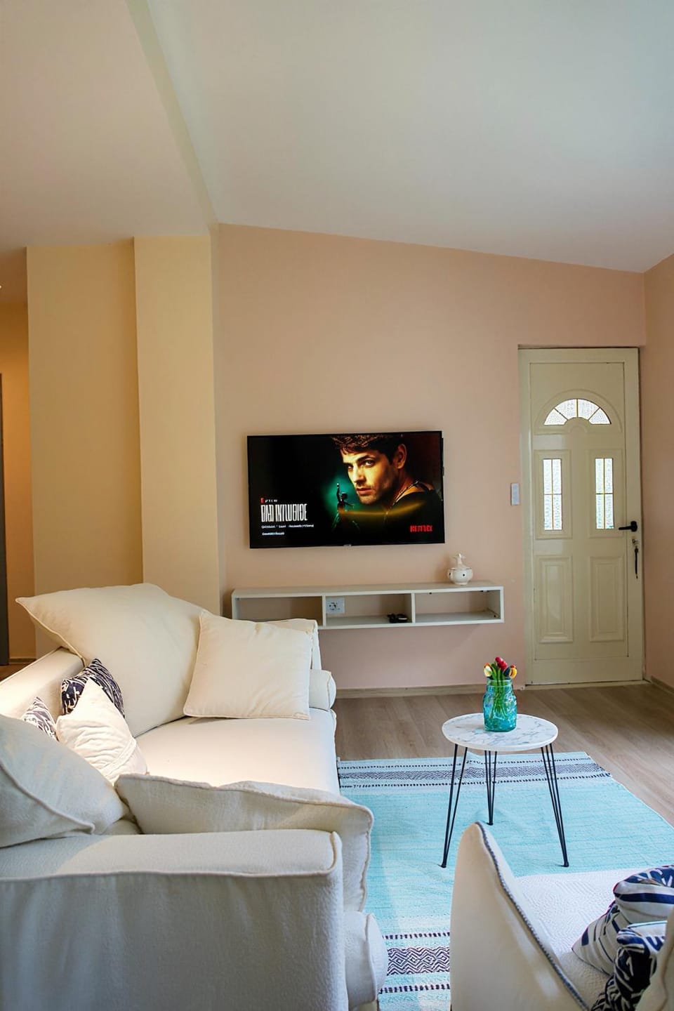 Ivy Lalzi Bay Holiday Apartment Apartment in Tirana County, Albania
