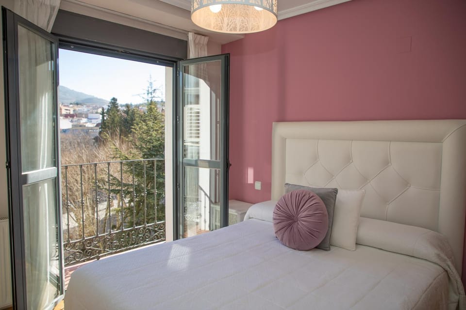 Bed, View (from property/room), Balcony/Terrace, Photo of the whole room, Bedroom
