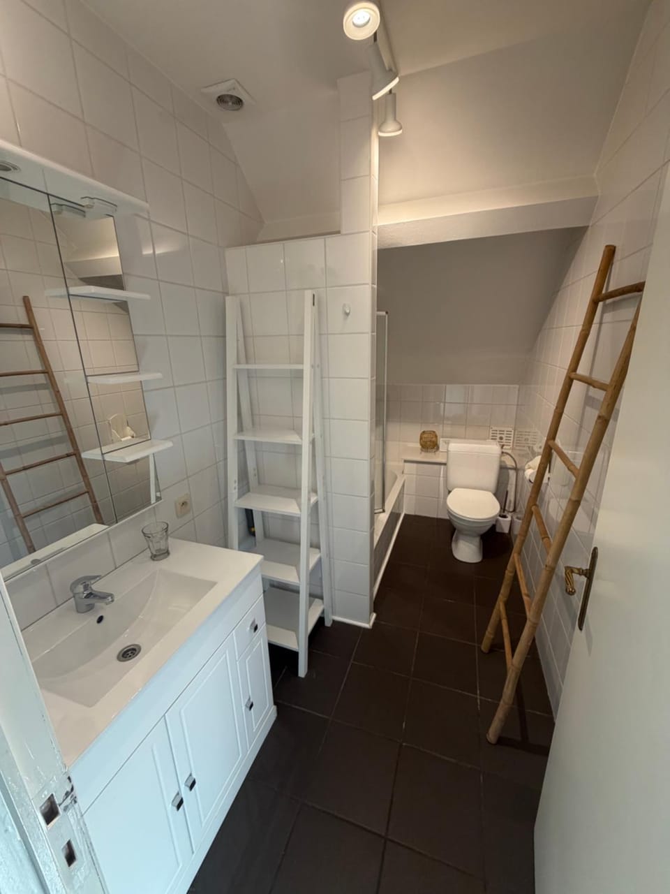 Les 3 chapeaux Dinant 6p Les canotiers 4p avec terrasse Le melon 2p SANS terrasse Apartment in Dinant