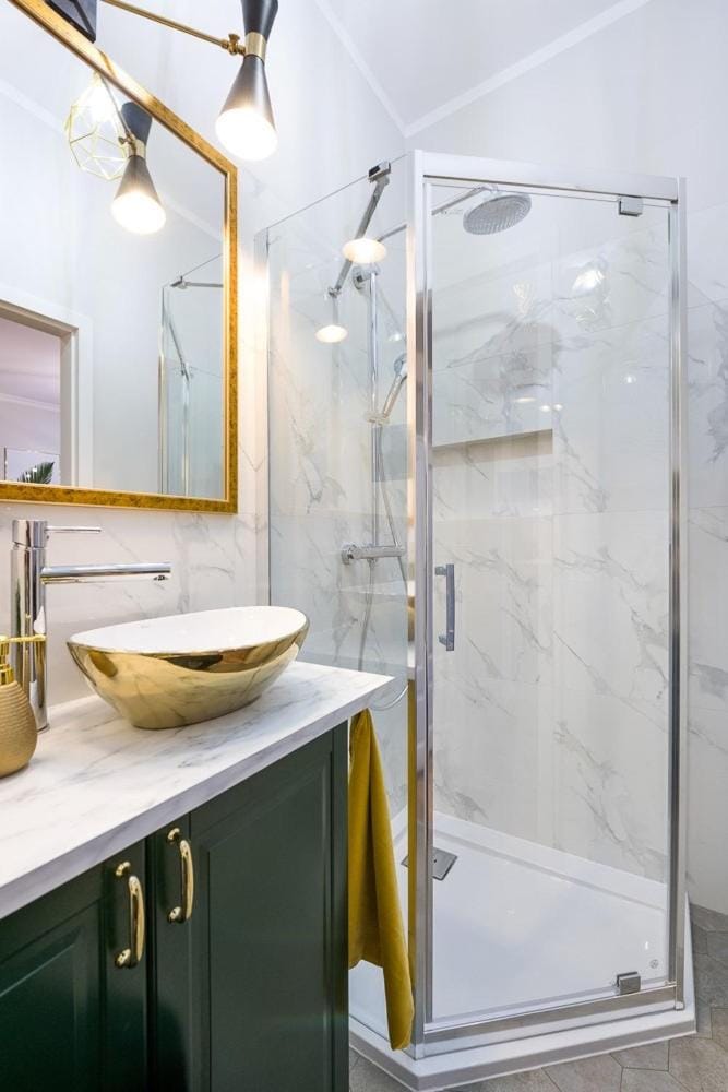 Shower, Bathroom, heating, towels