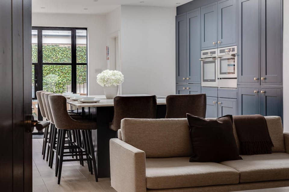 Luxury Georgian Townhouse with Cinema and parking House in Chester