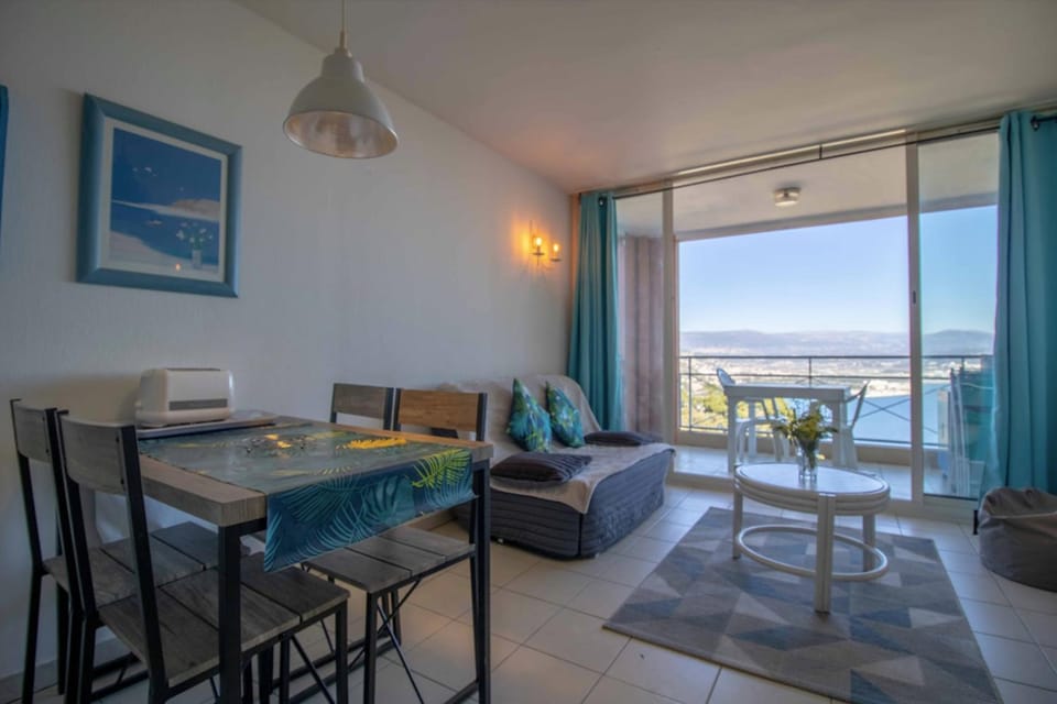 Superb 45m With Balcony And Magnificent Sea View Apartment in Mandelieu-La Napoule