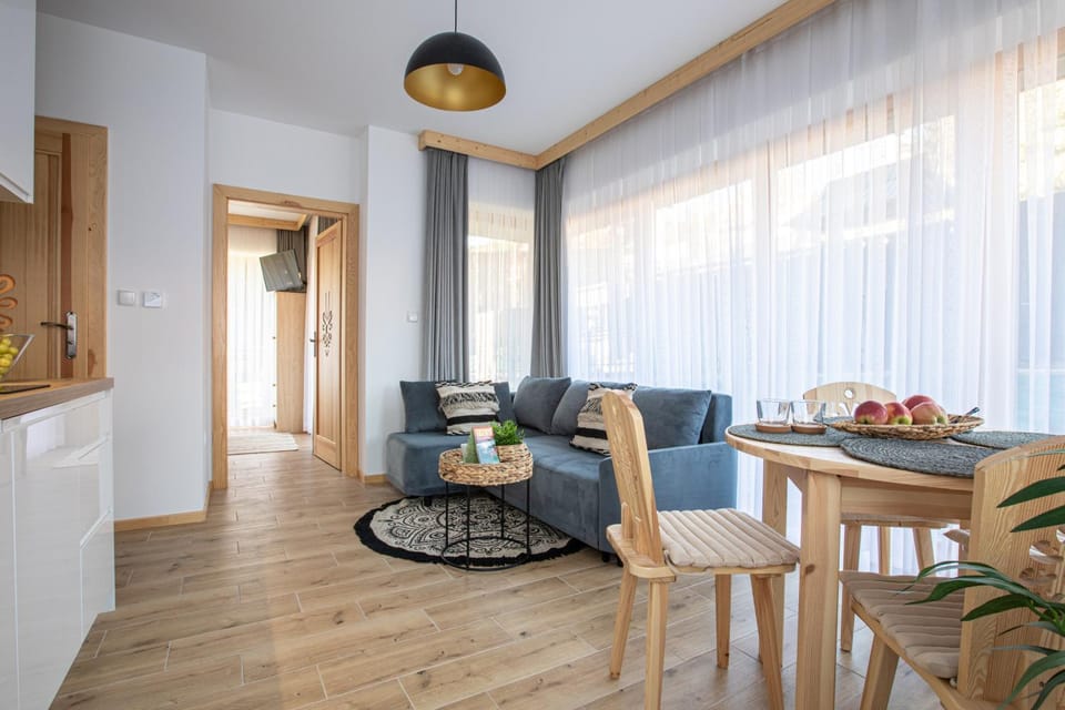Kitchen or kitchenette, Dining area, kitchen