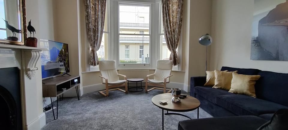 6 Queens Gardens Apartment in Eastbourne