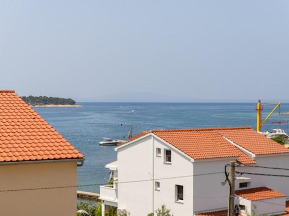 Fia 70s Beach Apartment House in Lika-Senj County