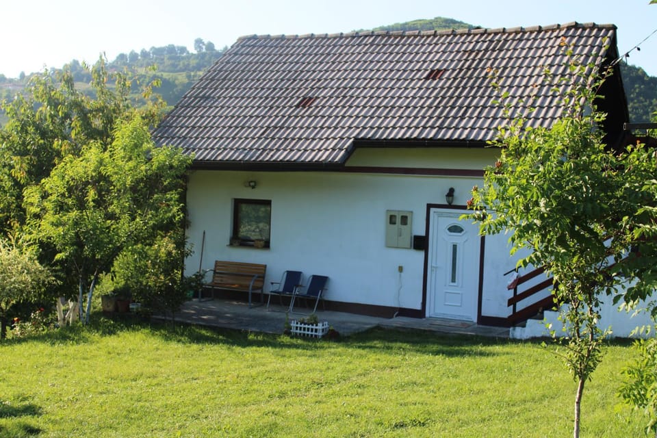 Property building, Natural landscape, Garden