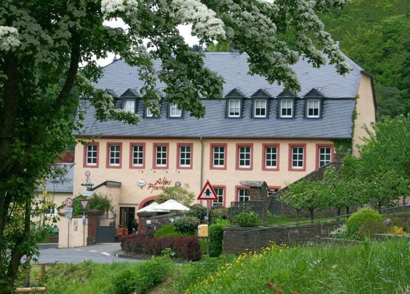 Altes Pfarrhaus Hotel in Trier-Saarburg