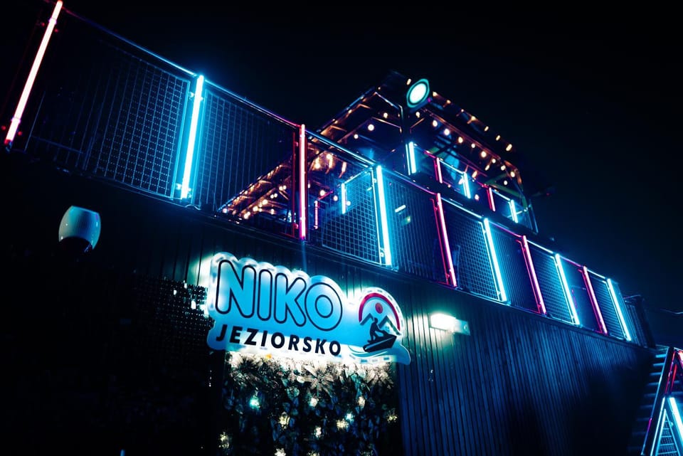 Niko Jeziorsko Apartment in Poland