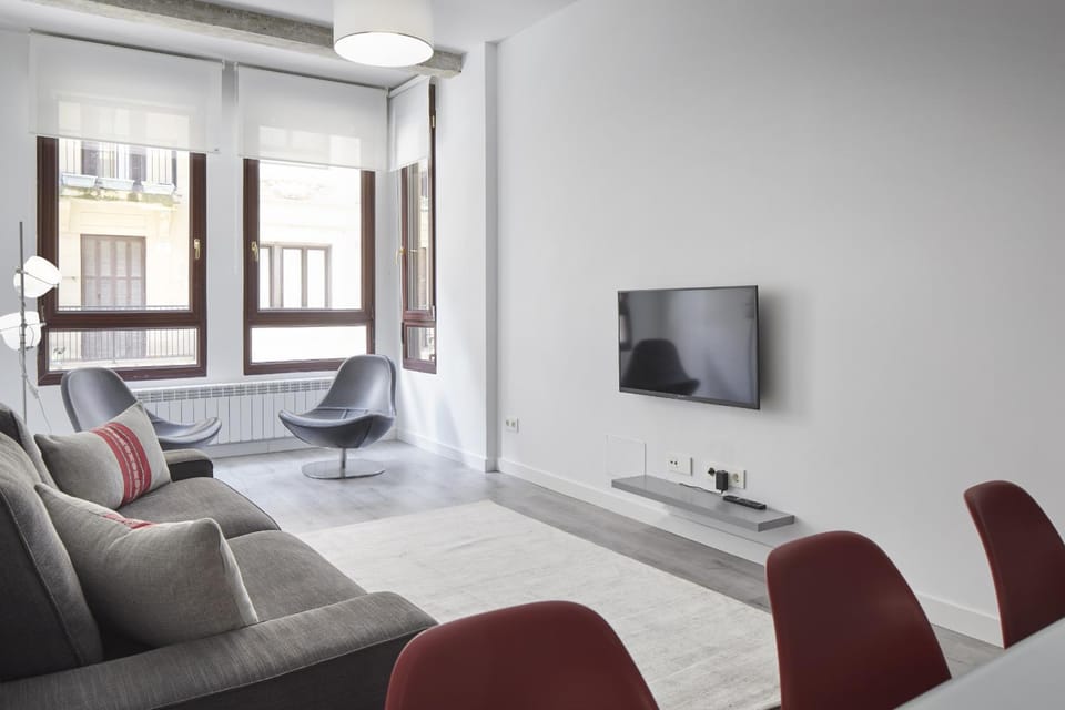 TV and multimedia, Living room, Seating area, Dining area, internet