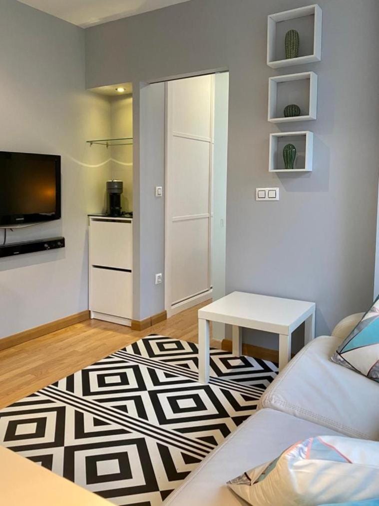 Communal lounge/ TV room, TV and multimedia, Evening entertainment
