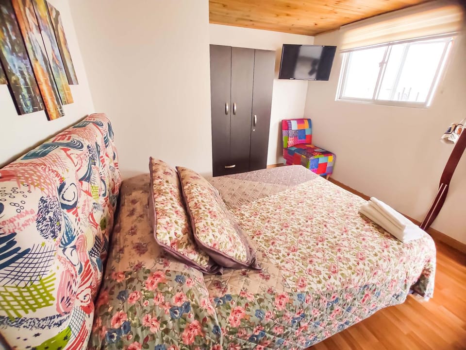 Bed, TV and multimedia, Bedroom, towels, wardrobe