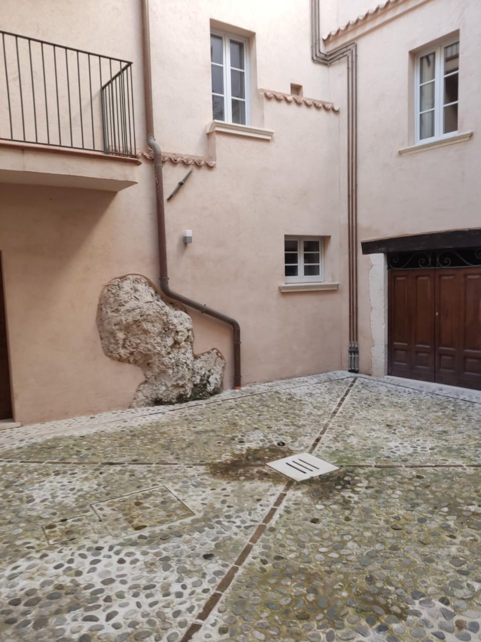 Inner courtyard view