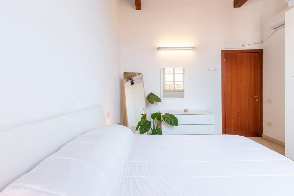 Penthouse with Terrace in historic centre Apartment in Cagliari
