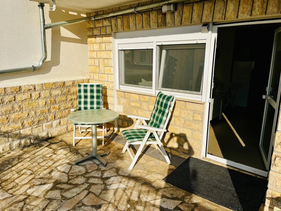 Apartments Kiwi, Rogoznica (Croatia) Apartment in Šibenik-Knin County, Croatia
