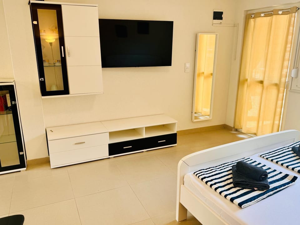 Apartments Kiwi, Rogoznica (Croatia) Apartment in Šibenik-Knin County, Croatia