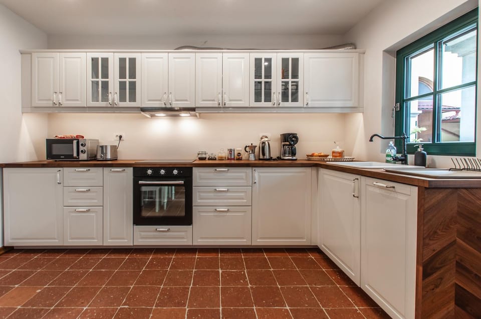Coffee/tea facilities, Kitchen or kitchenette, dishwasher, minibar, pet friendly, stove, toaster
