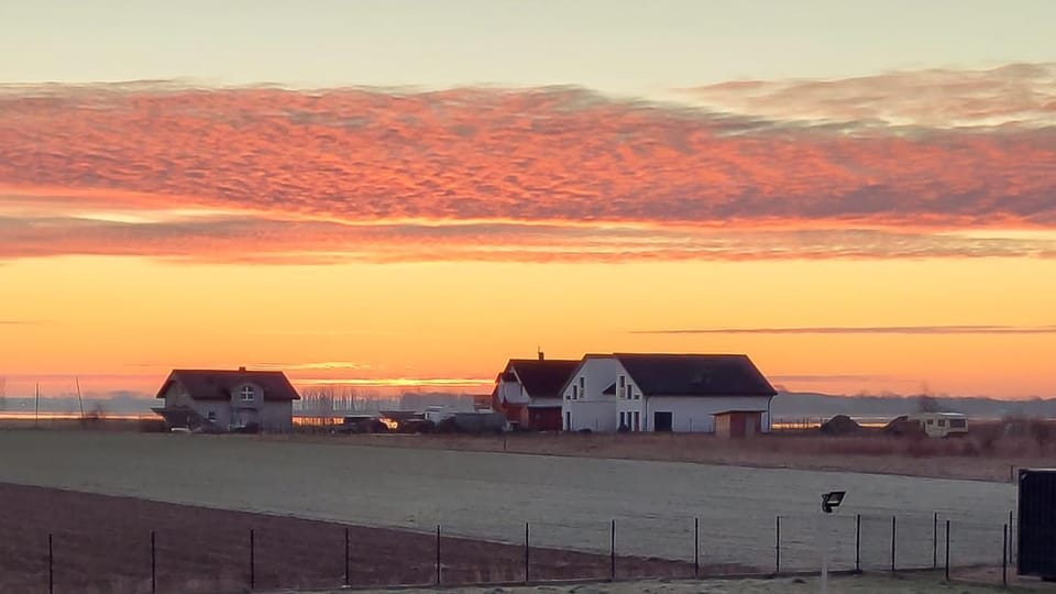 Neighbourhood, Sunrise