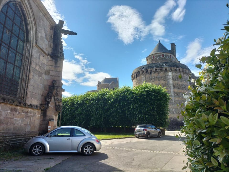 Landmark view, Street view, Quiet street view