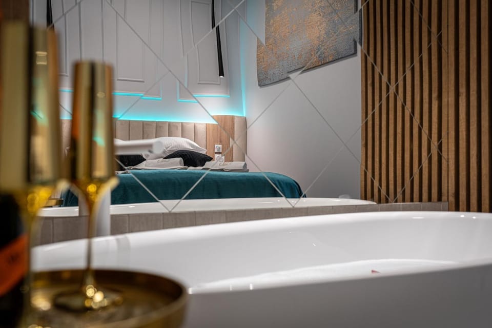 Bedroom, Bath