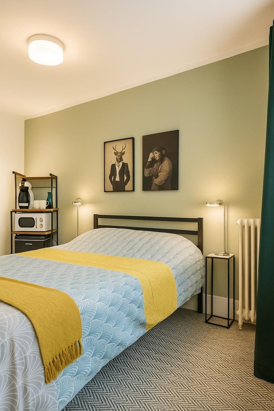 Photo of the whole room, Bedroom