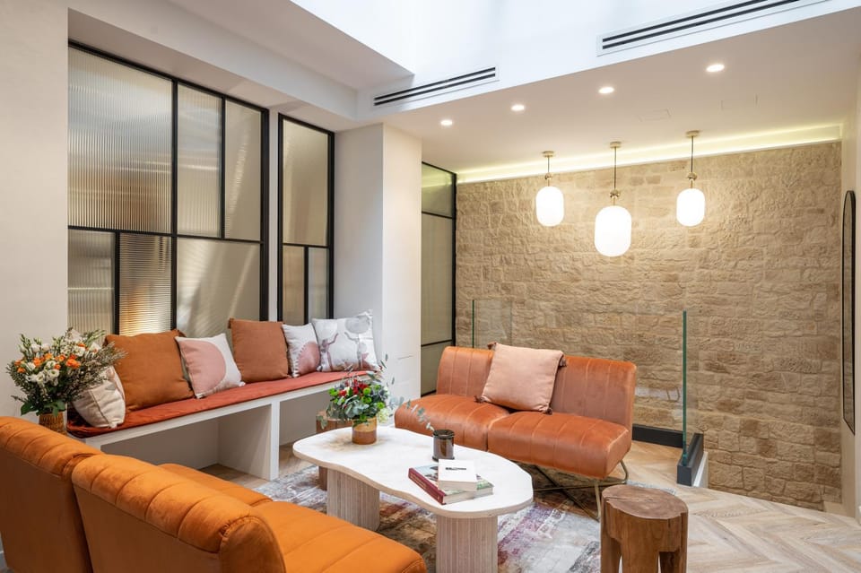 Living room, Seating area