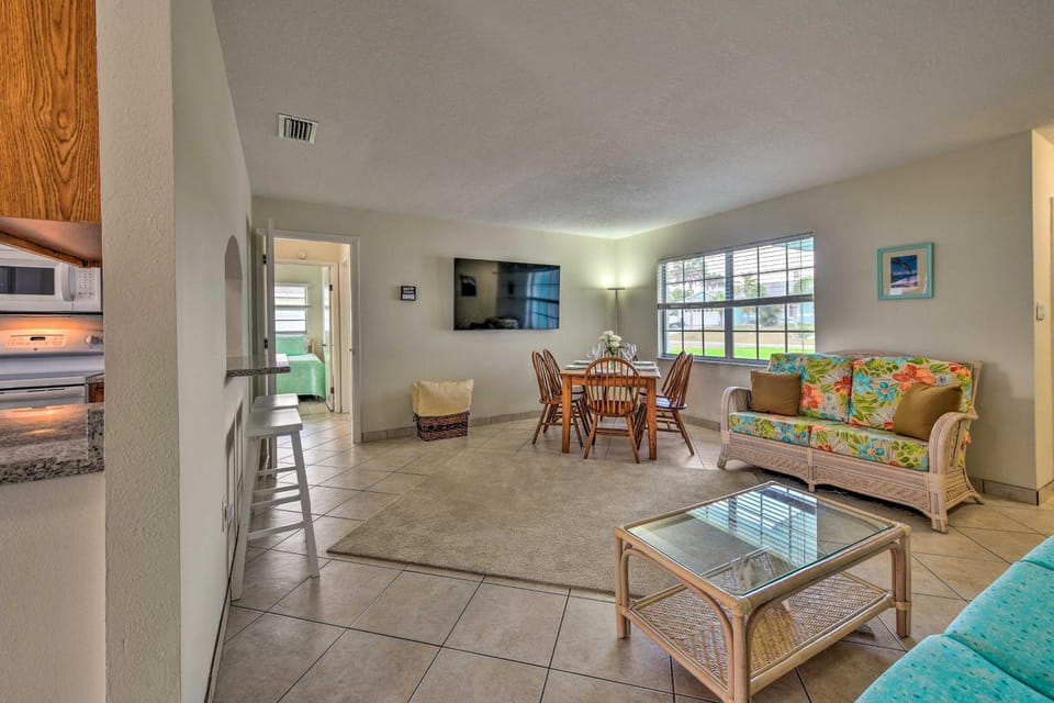 Apollo Beach Gem w/ Pool: 'The Flamingo House' House in Apollo Beach