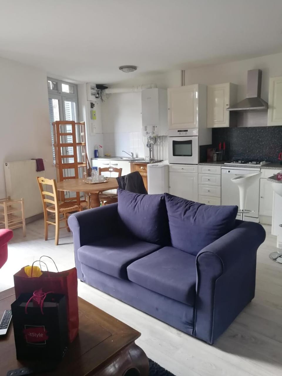 Living room, Dining area, oven, stove