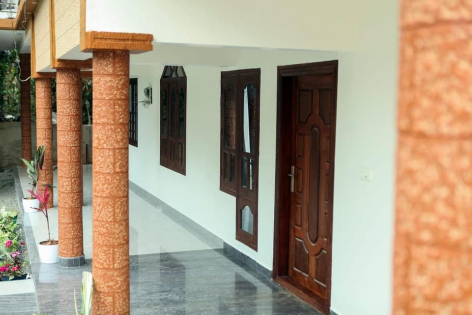 ANNUS HOMESTAY RAMAKKALMEDU Vacation rental in Kerala