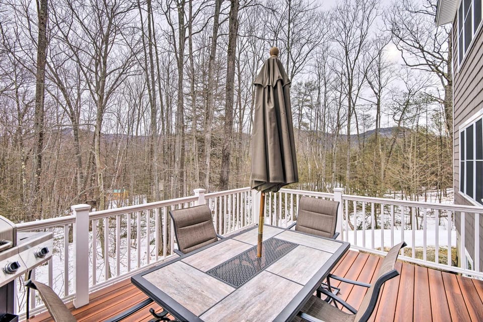 North Conway Home ~ 2 Mi to Cranmore Mountain! House in North Conway