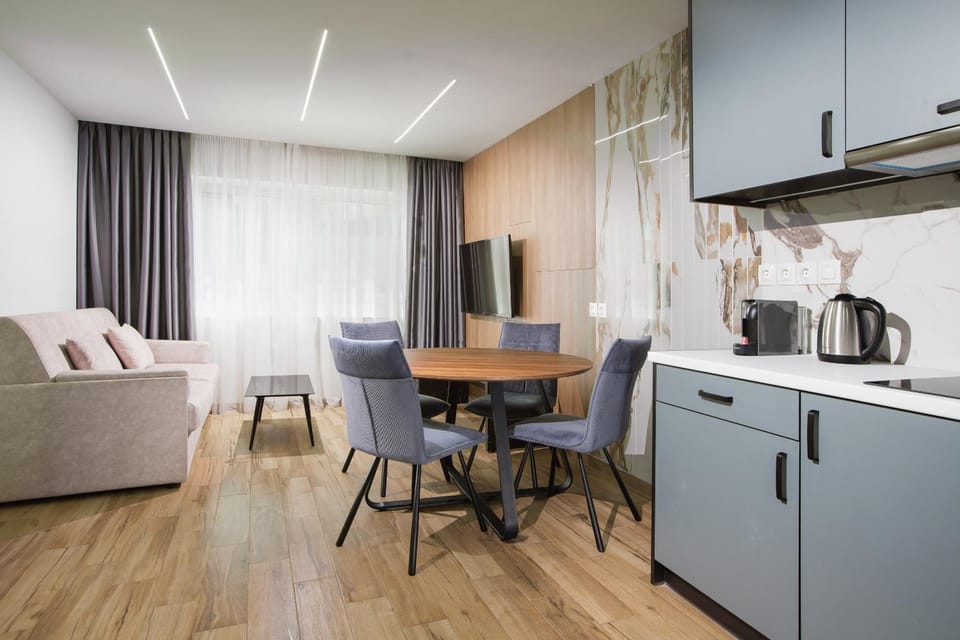 Kitchen or kitchenette, Living room, Photo of the whole room, Seating area, Dining area
