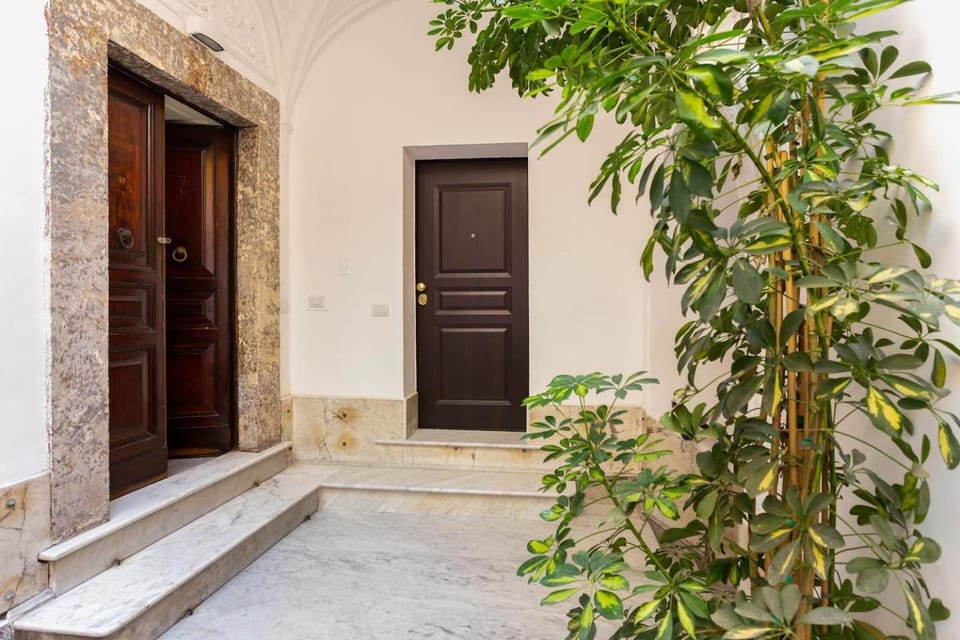 Patio, Facade/entrance, Decorative detail, Decorative detail