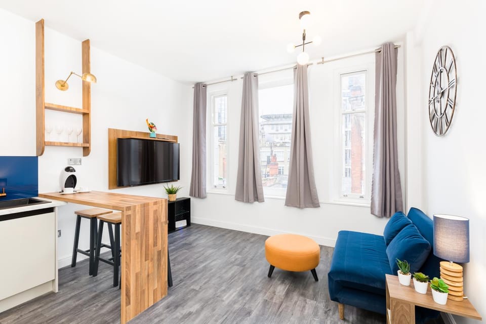 TV and multimedia, Living room, Seating area, Dining area, minibar