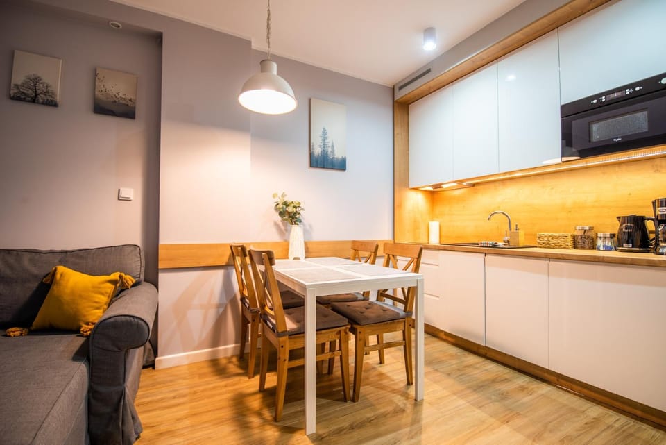 Kitchen or kitchenette, Dining area, Communal kitchen