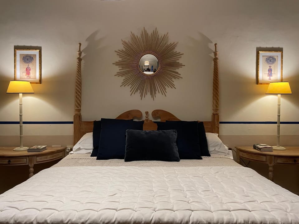 Bed, Photo of the whole room, Bedroom, hair dresser