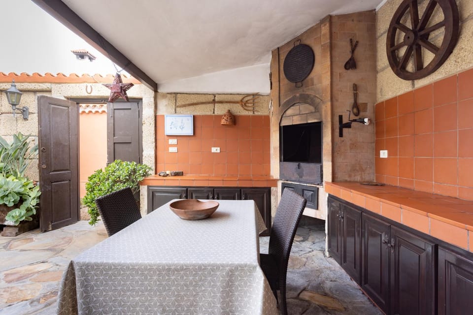 BBQ facilities, Dining area