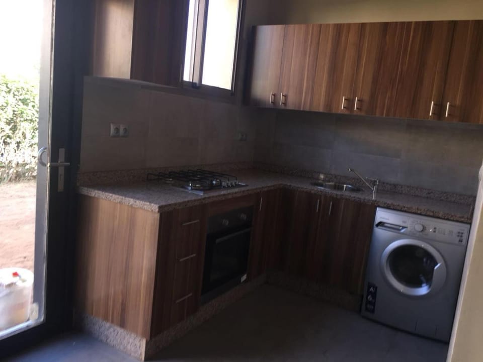 Kitchen or kitchenette, Communal kitchen