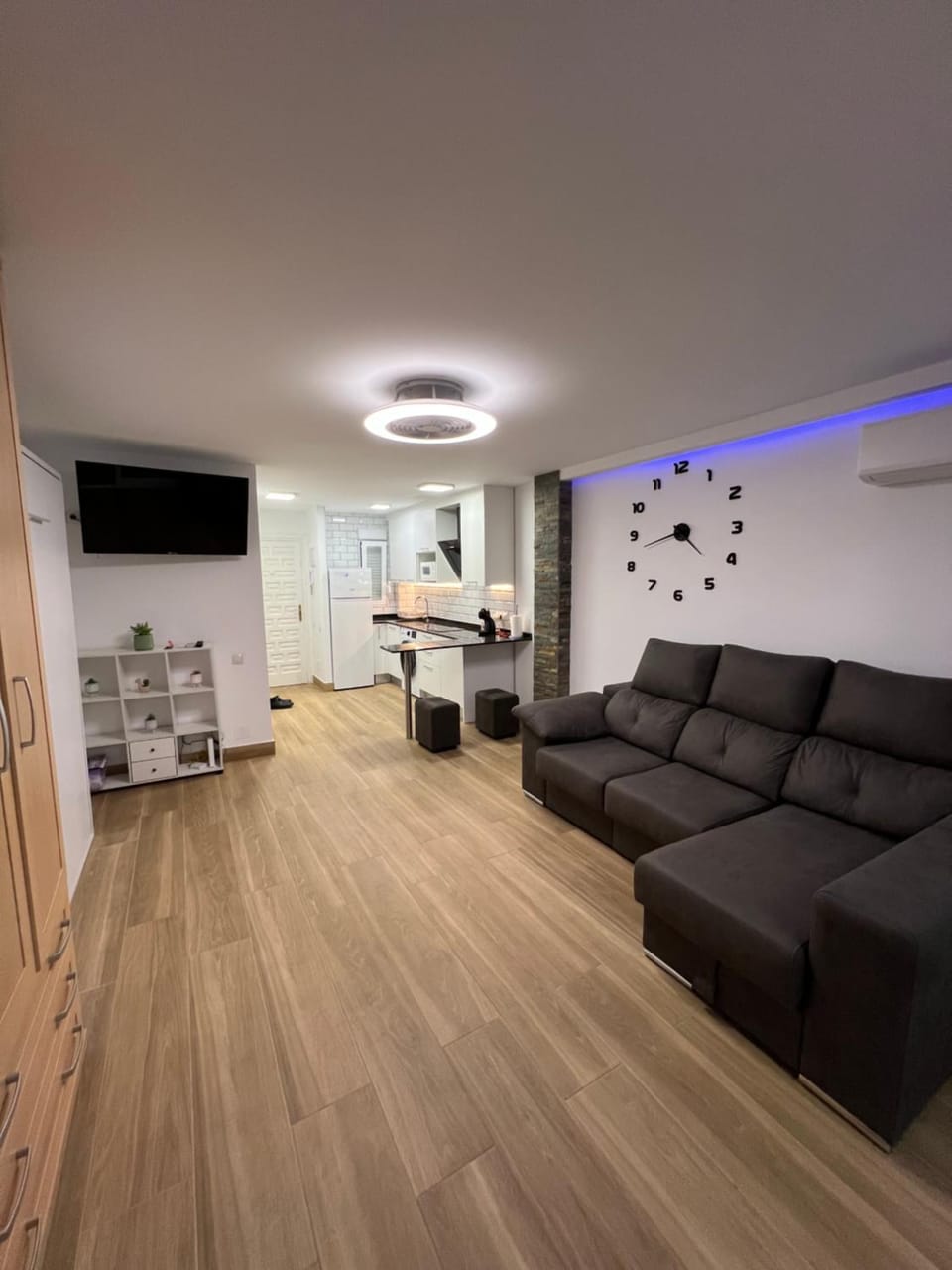 TV and multimedia, Living room, Seating area
