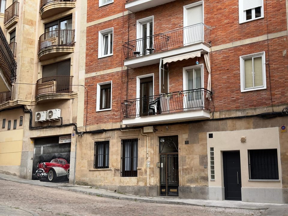 Property building, Neighbourhood