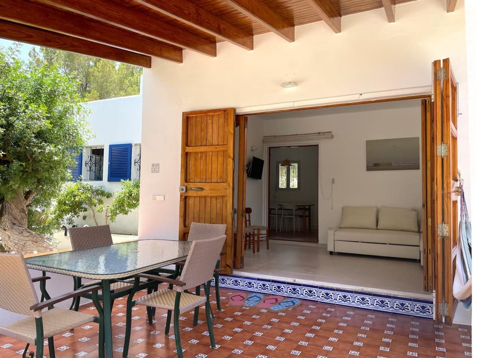 Patio, Balcony/Terrace, Living room, Dining area