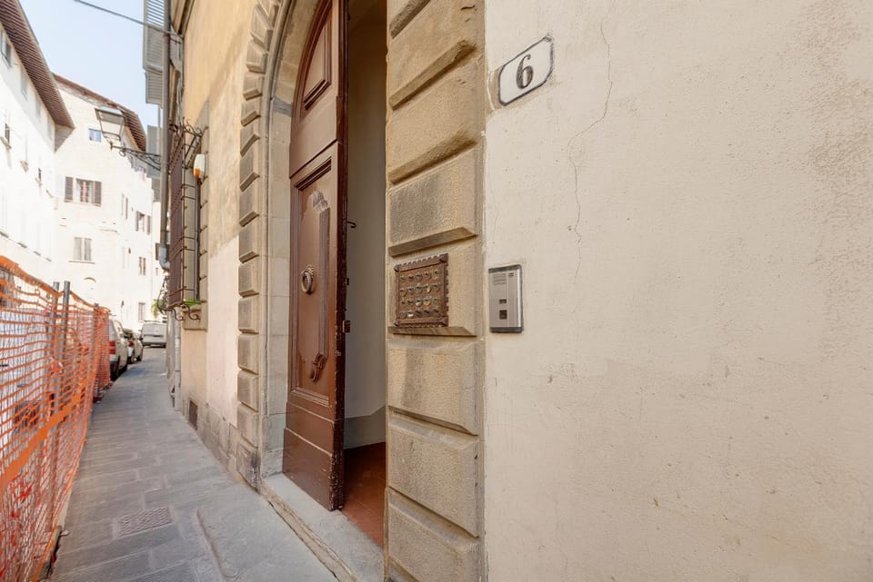 Florentine style apartment Apartment in Florence
