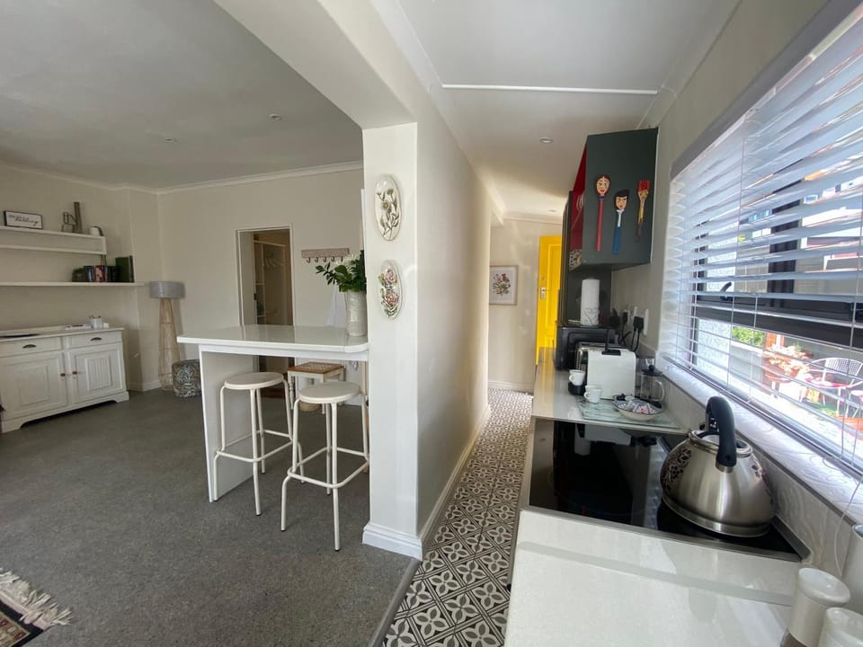 Coffee/tea facilities, Kitchen or kitchenette