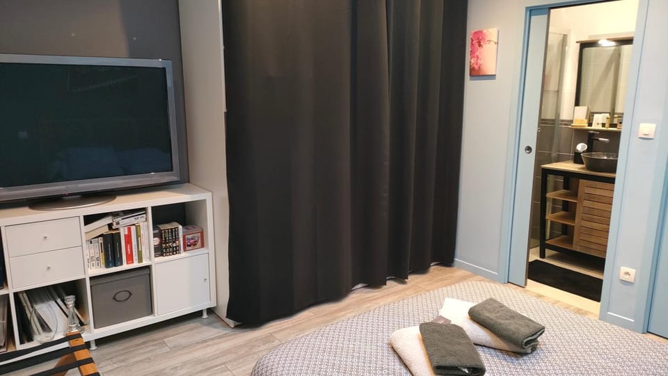 LOFT Descartes Bed and Breakfast in Le Mans