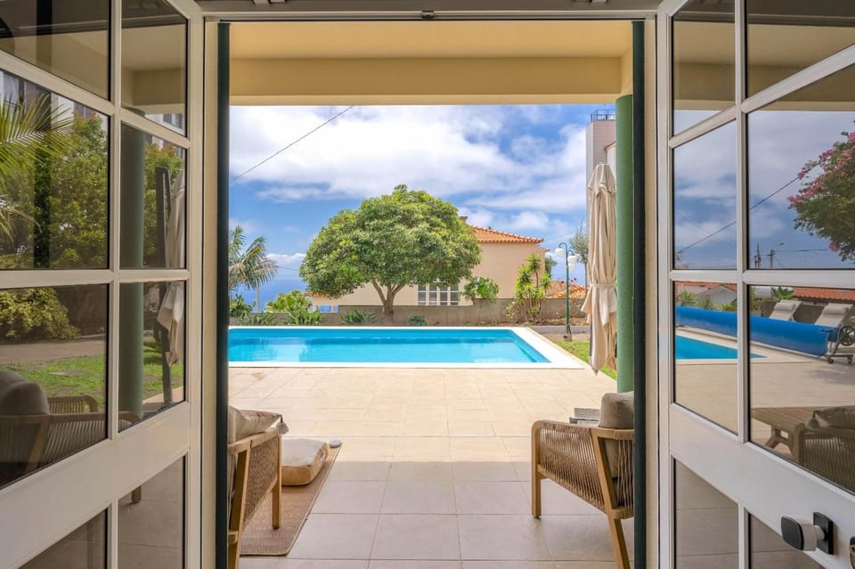 Day, Garden, Garden view, Pool view, Swimming pool, sunbed