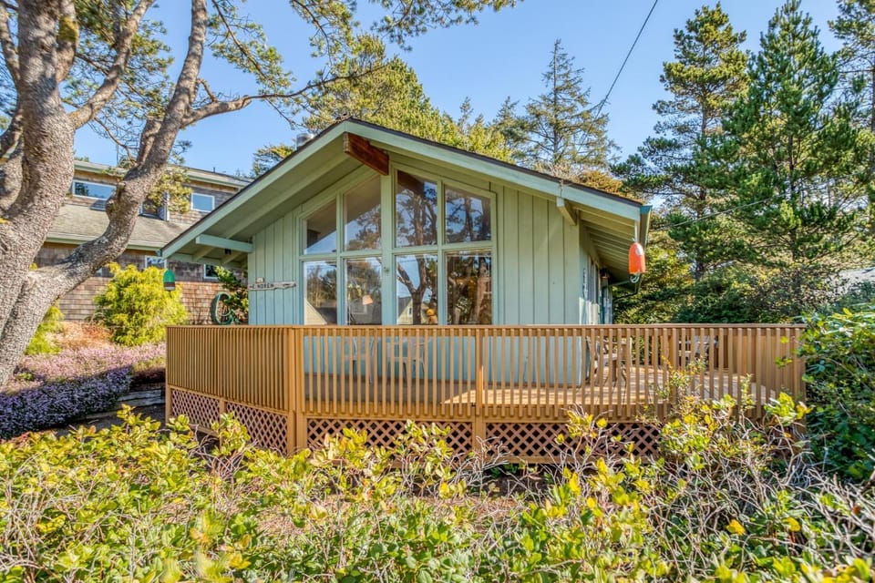 The Beach Cabin MCA 736 - Meredith Lodging Cabin in Manzanita