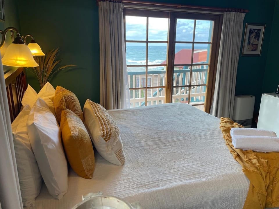 Bed, Sea view